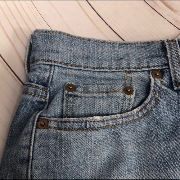 Red Tab 505 Straight Leg Levi’s Cut-Off Shorts - Picture 6 of 10